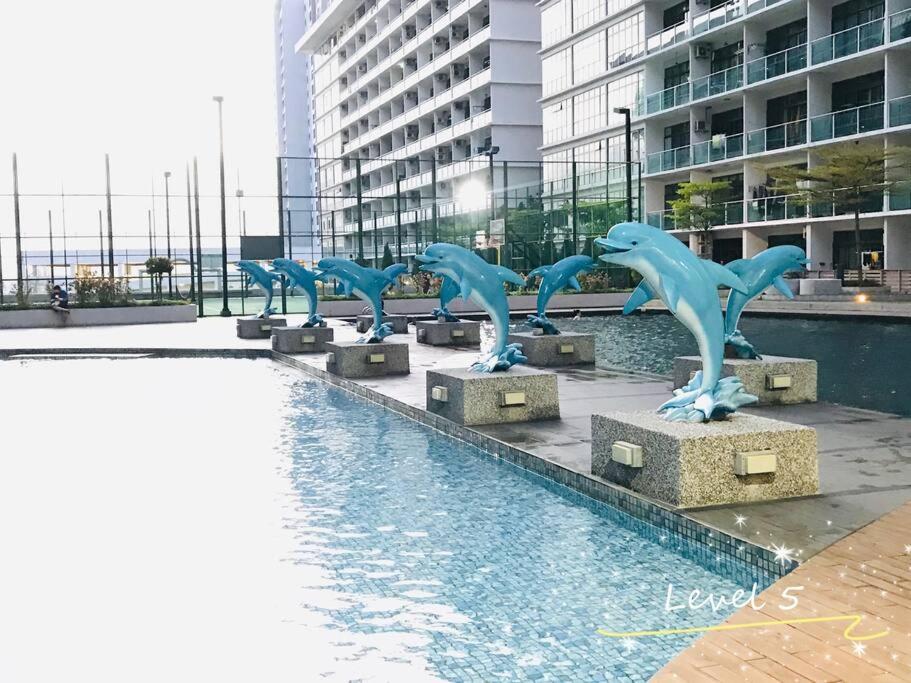 Palazio Mount Austin 2Br Studio Pool View With Tv Box-3 Plus 1 Pax C2-07 Τζόχορ Μπάχρου Εξωτερικό φωτογραφία